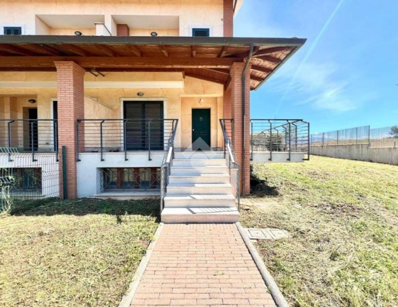 casa indipendente in vendita a Valmontone