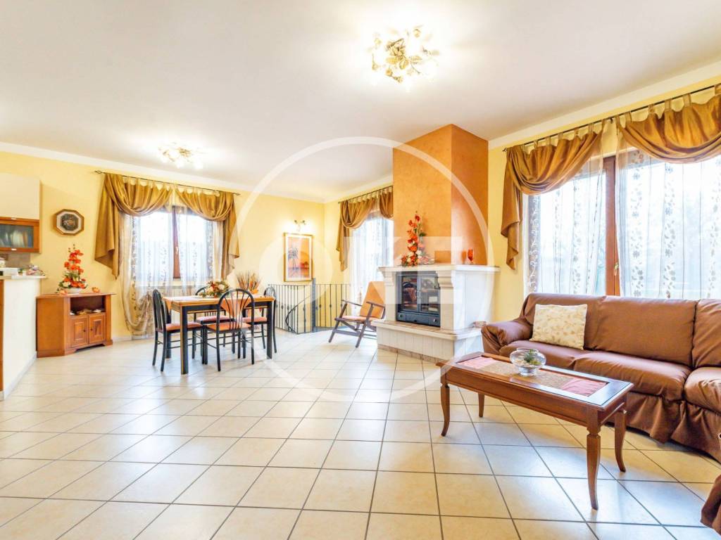 casa indipendente in vendita a Valmontone