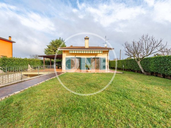 casa indipendente in vendita a Valmontone