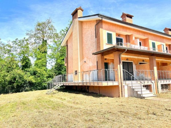 casa indipendente in vendita a Valmontone