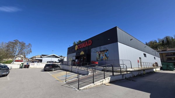 locale commerciale in vendita a Valmontone