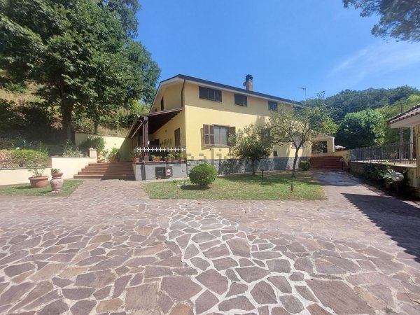 casa indipendente in vendita a Valmontone