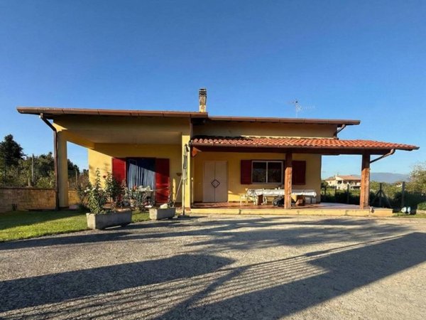 casa indipendente in vendita a Valmontone