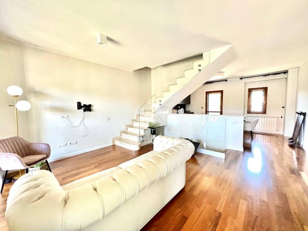 casa indipendente in vendita a Valmontone