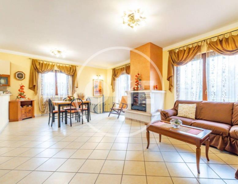 casa indipendente in vendita a Valmontone