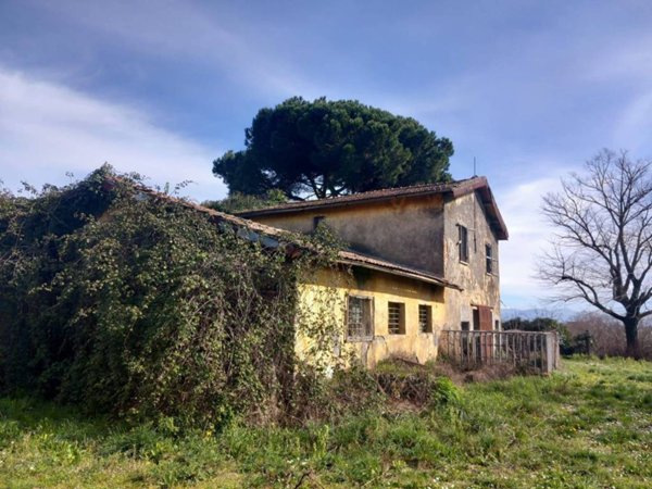 negozio in vendita a Valmontone