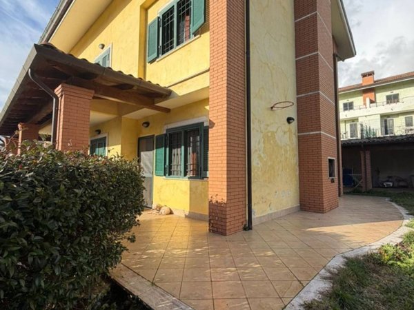 casa indipendente in vendita a Valmontone