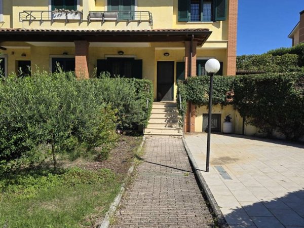 casa indipendente in vendita a Valmontone