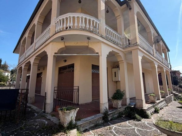 casa indipendente in vendita a Valmontone