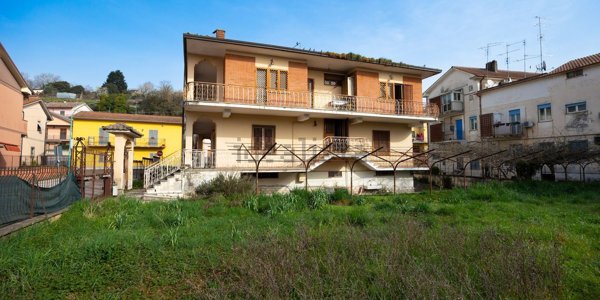 casa indipendente in vendita a Valmontone