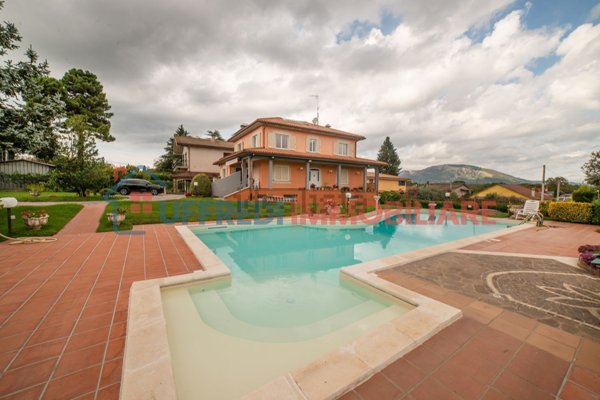 casa indipendente in vendita a Valmontone