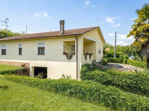 casa indipendente in vendita a Valmontone