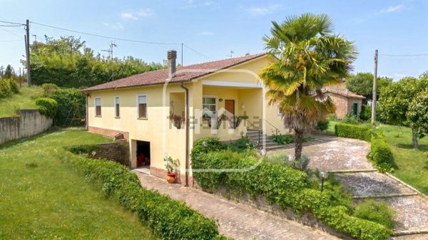 casa indipendente in vendita a Valmontone