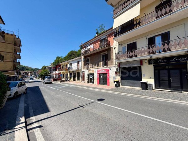 negozio in vendita a Valmontone