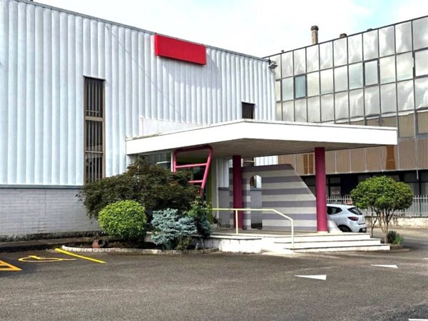 locale commerciale in vendita a Valmontone