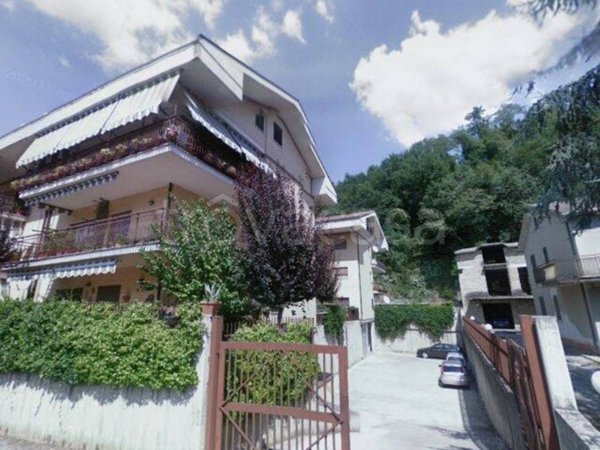 locale commerciale in vendita a Valmontone