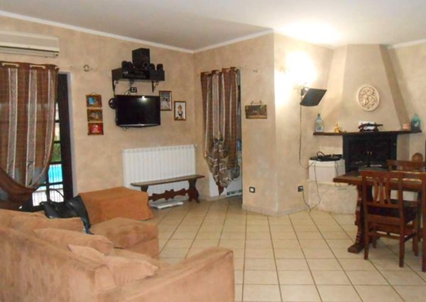 casa indipendente in vendita a Valmontone