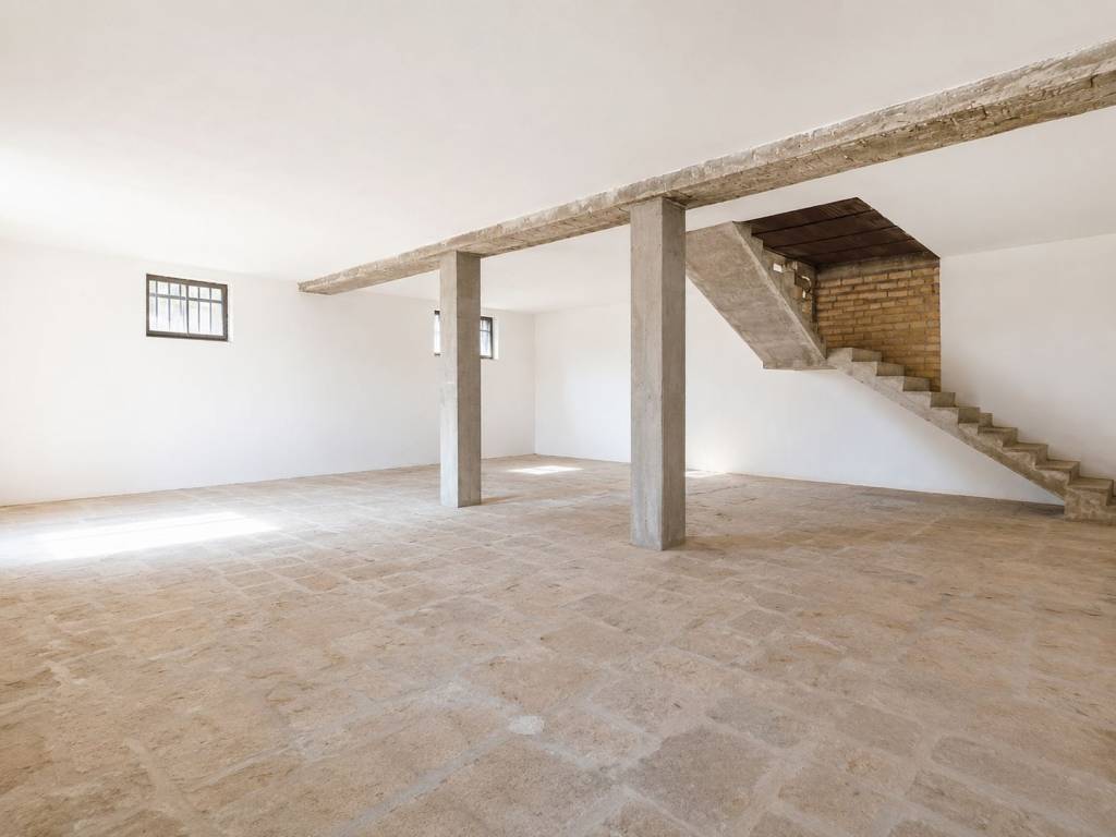 locale commerciale in vendita a Valmontone