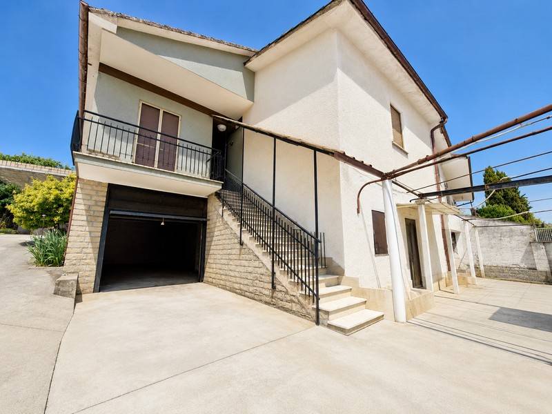 casa indipendente in vendita a Valmontone