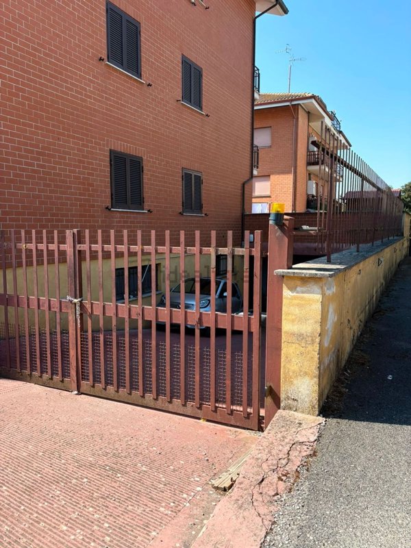 locale di sgombero in vendita a Valmontone