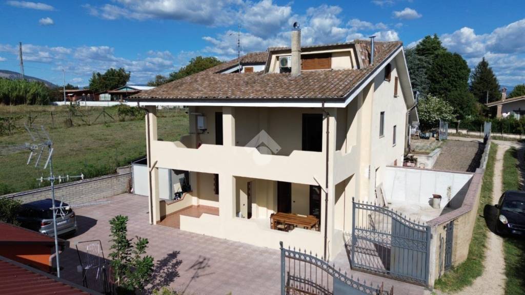 casa indipendente in vendita a Valmontone