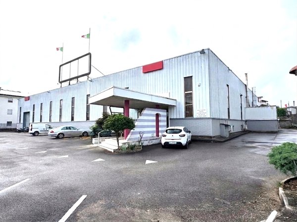 locale di sgombero in vendita a Valmontone