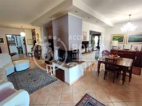 casa indipendente in vendita a Valmontone