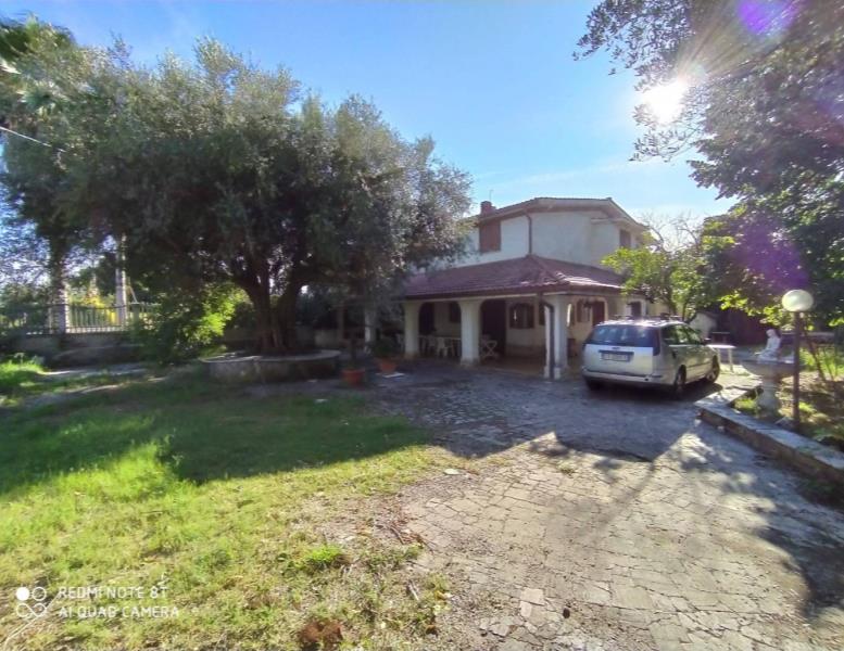 casa indipendente in vendita a Velletri