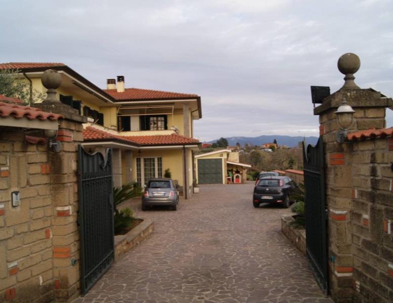 casa indipendente in vendita a Velletri