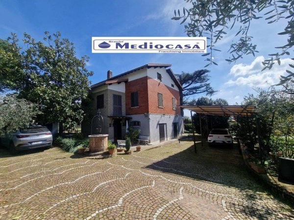 casa indipendente in vendita a Velletri