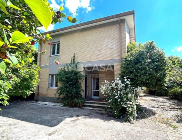 casa indipendente in vendita a Velletri