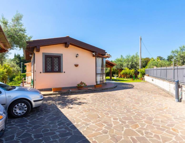 casa indipendente in vendita a Velletri