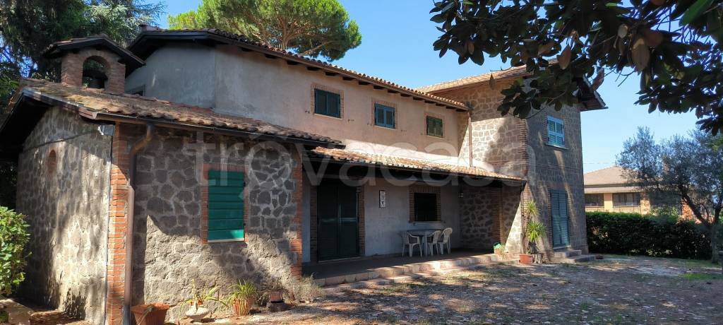 casa indipendente in vendita a Velletri