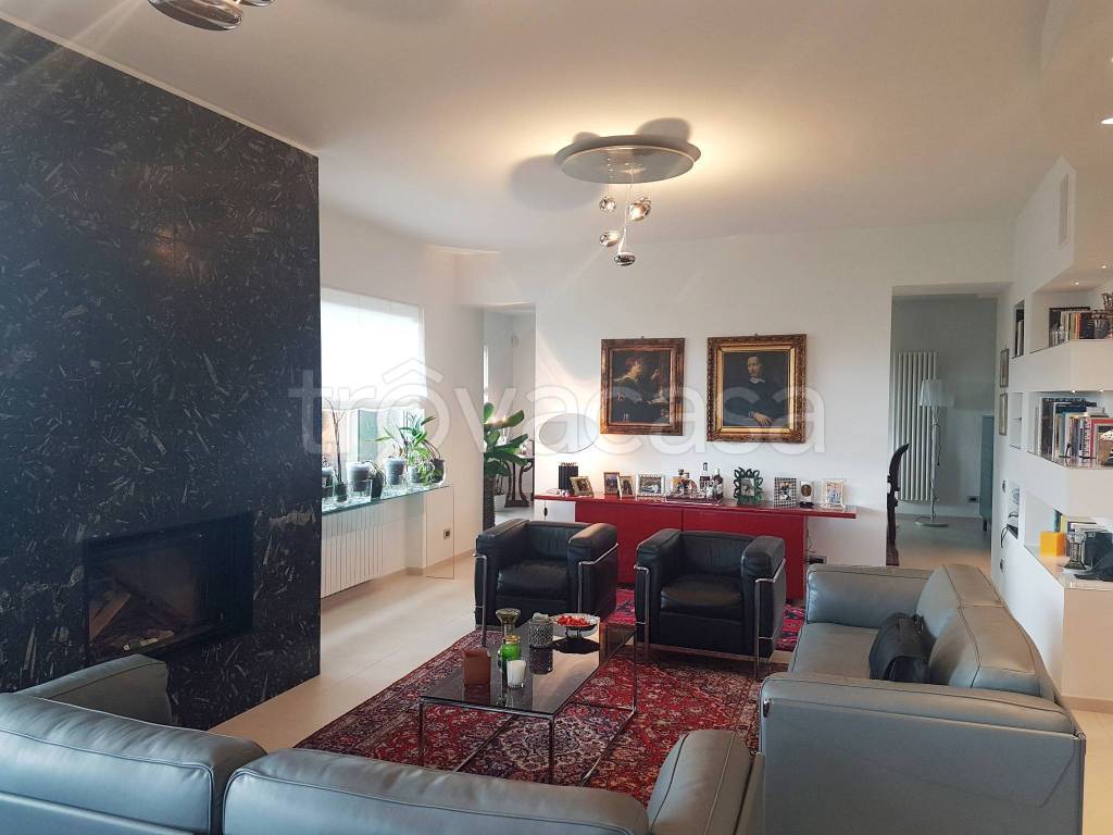 casa indipendente in vendita a Velletri