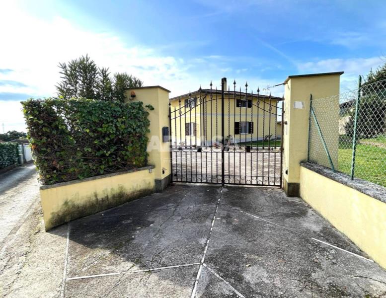 casa indipendente in vendita a Velletri