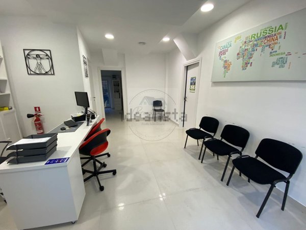 ufficio in vendita a Velletri