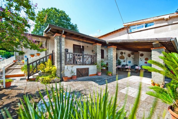 casa indipendente in vendita a Velletri