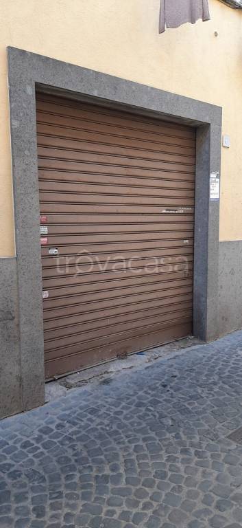 locale commerciale in vendita a Velletri