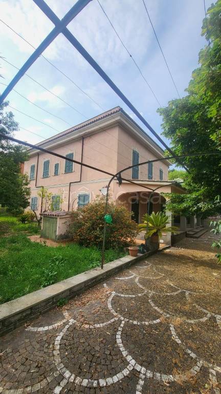 casa indipendente in vendita a Velletri