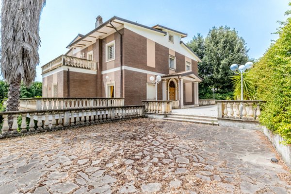 casa indipendente in vendita a Velletri