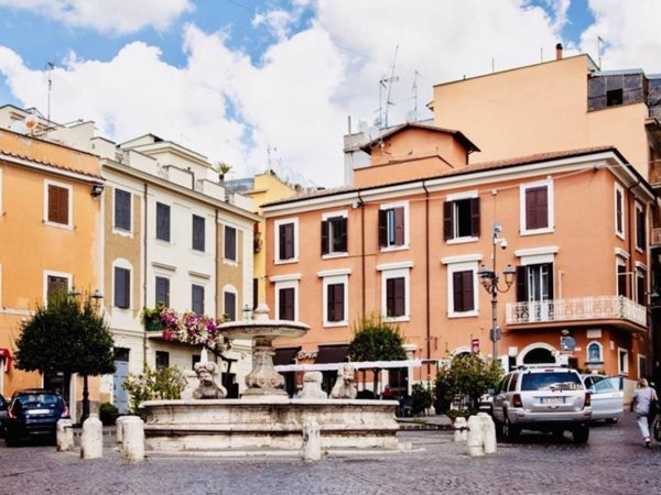 negozio in vendita a Velletri