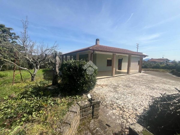 casa indipendente in vendita a Velletri