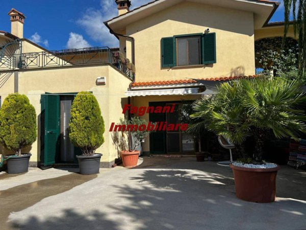 casa indipendente in vendita a Velletri