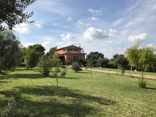 casa indipendente in vendita a Velletri