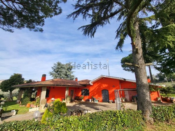 casa indipendente in vendita a Velletri