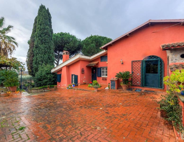 casa indipendente in vendita a Velletri