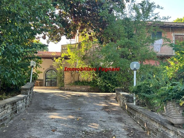 casa indipendente in vendita a Velletri
