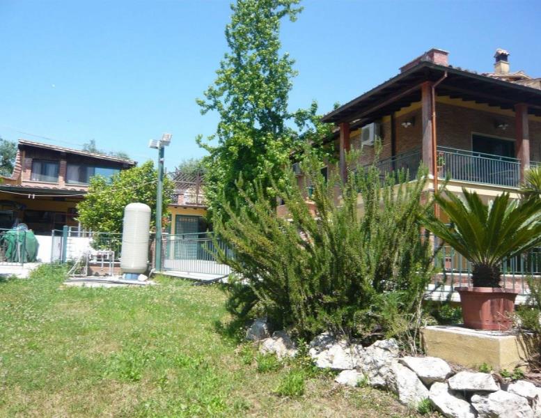 casa indipendente in vendita a Velletri