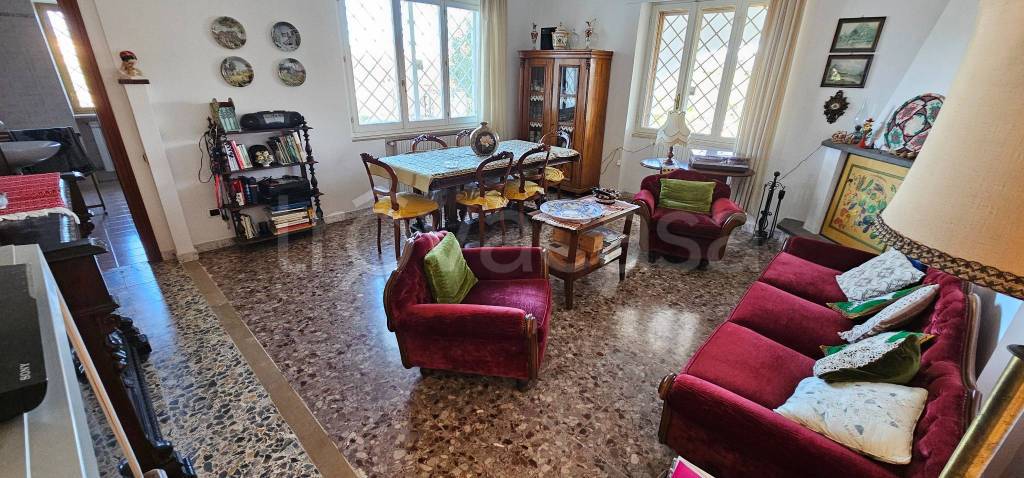 casa indipendente in vendita a Velletri