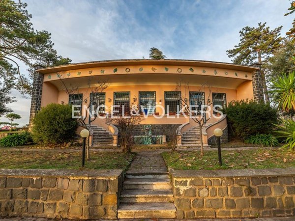 casa indipendente in vendita a Velletri